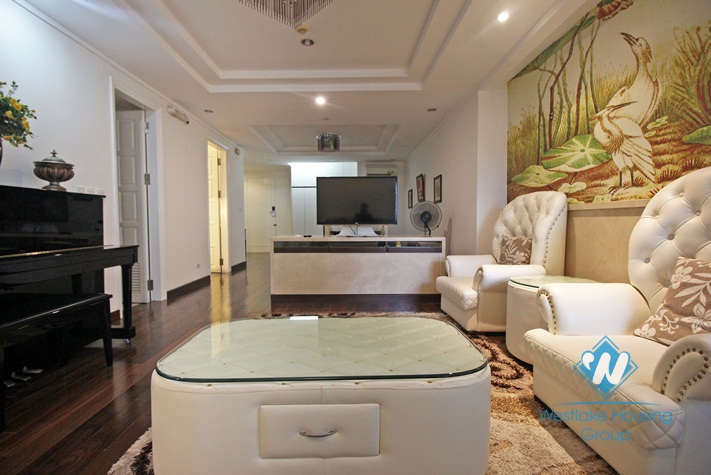 Deluxe apartment for rent in Ciputra Tower near UNIS school